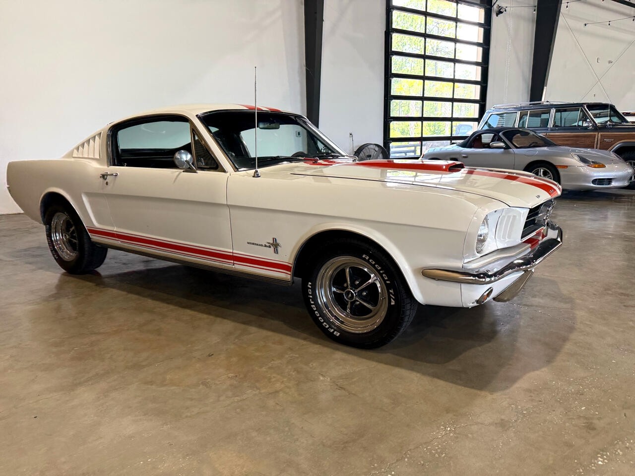 Ford-Mustang-1965-Classic-Car-10
