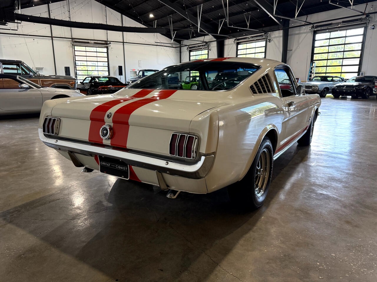 Ford-Mustang-1965-Classic-Car-17