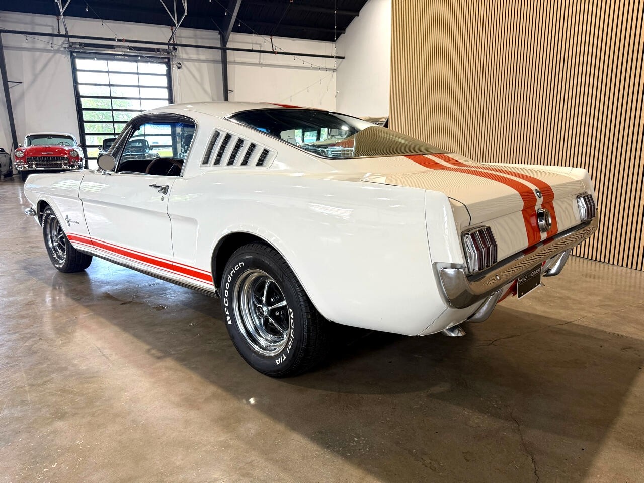 Ford-Mustang-1965-Classic-Car-19