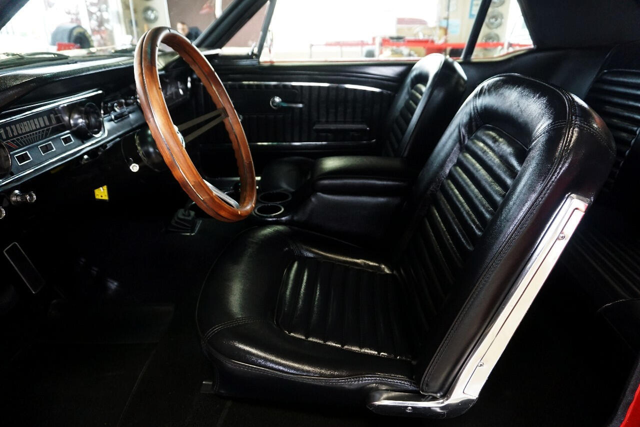 Ford-Mustang-1965-Classic-Car-21
