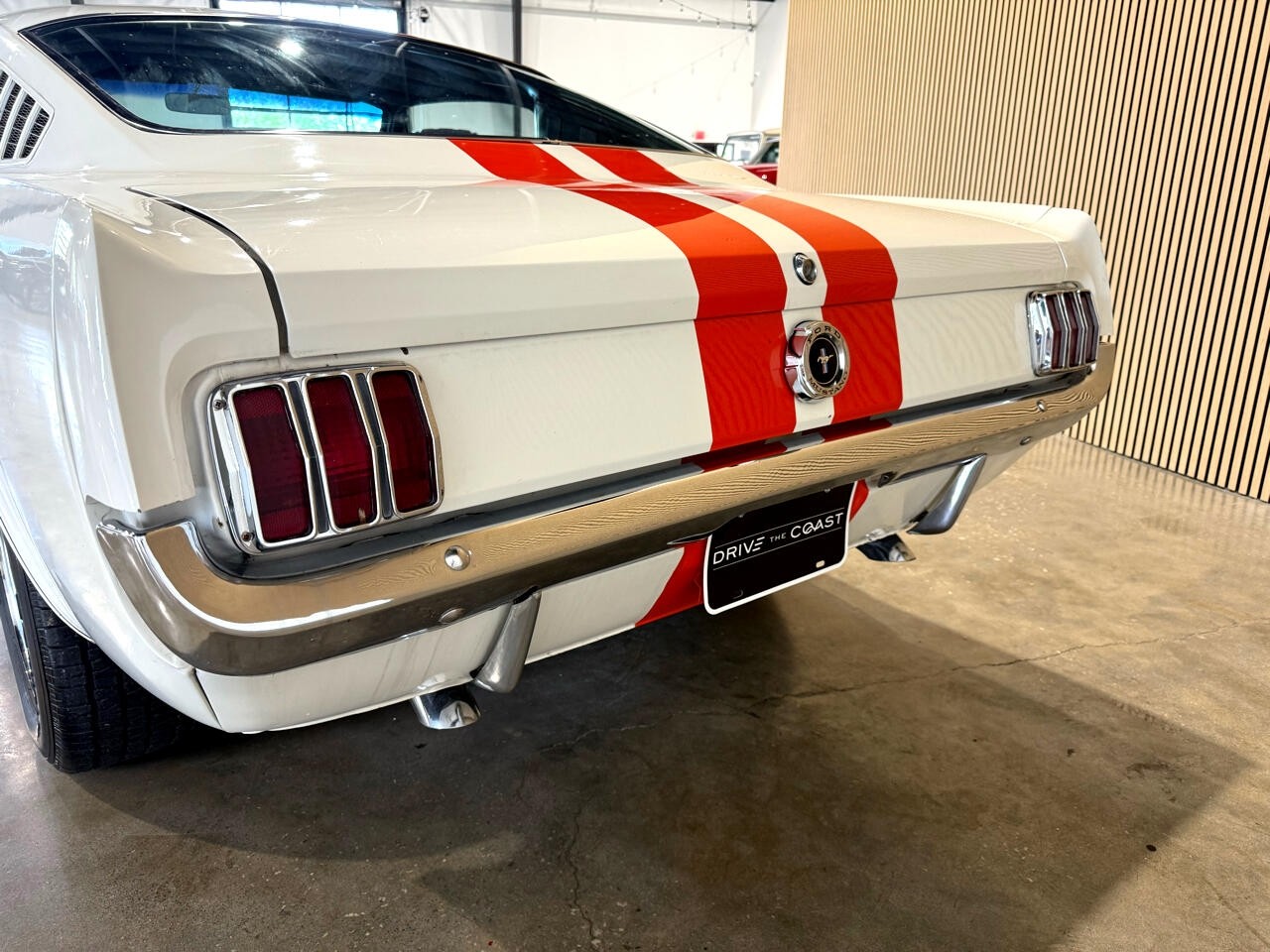 Ford-Mustang-1965-Classic-Car-22
