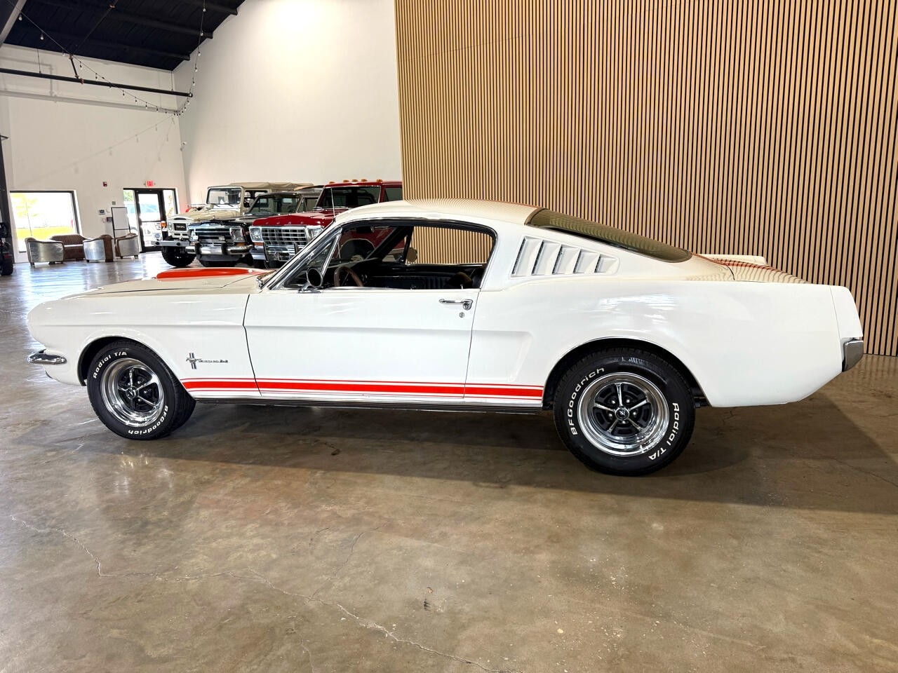 Ford-Mustang-1965-Classic-Car-23