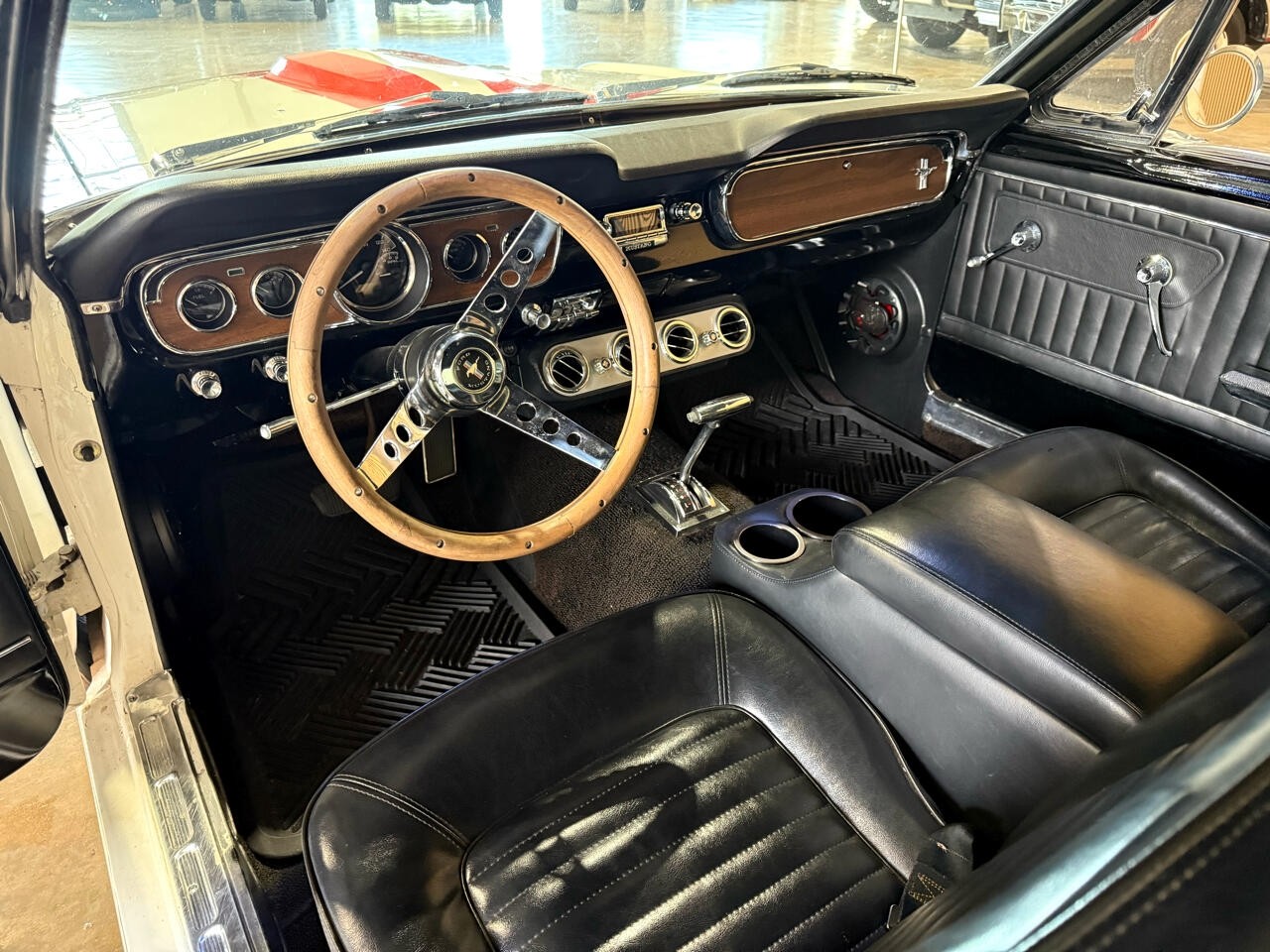 Ford-Mustang-1965-Classic-Car-30