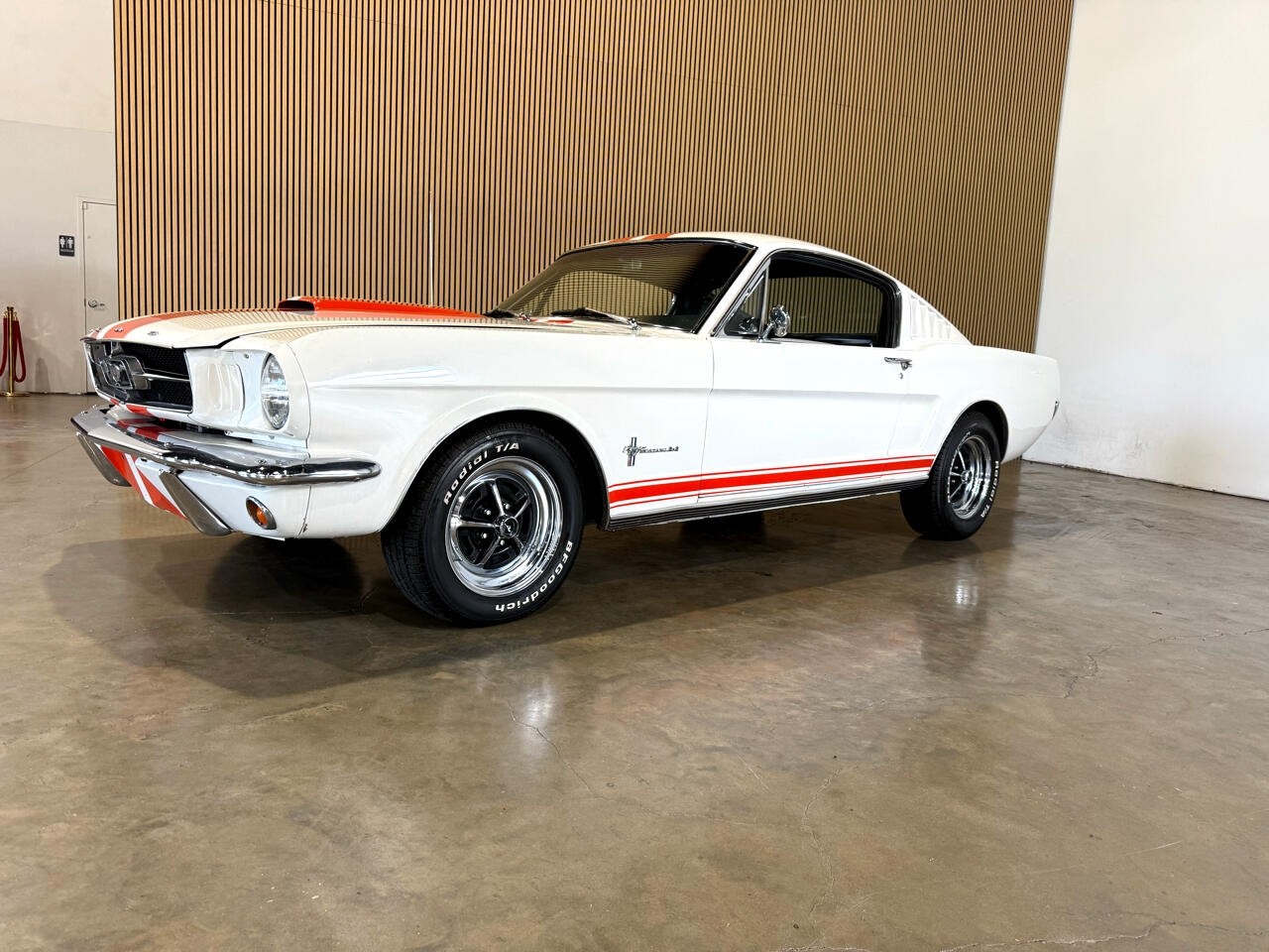 Ford-Mustang-1965-Classic-Car-5