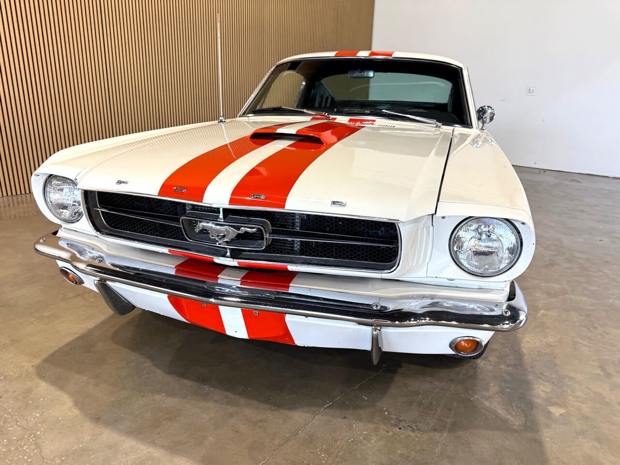 Ford-Mustang-1965-Classic-Car-7