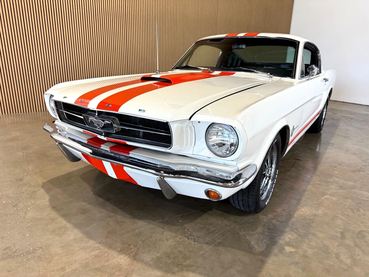 Ford-Mustang-1965-Classic-Car-8