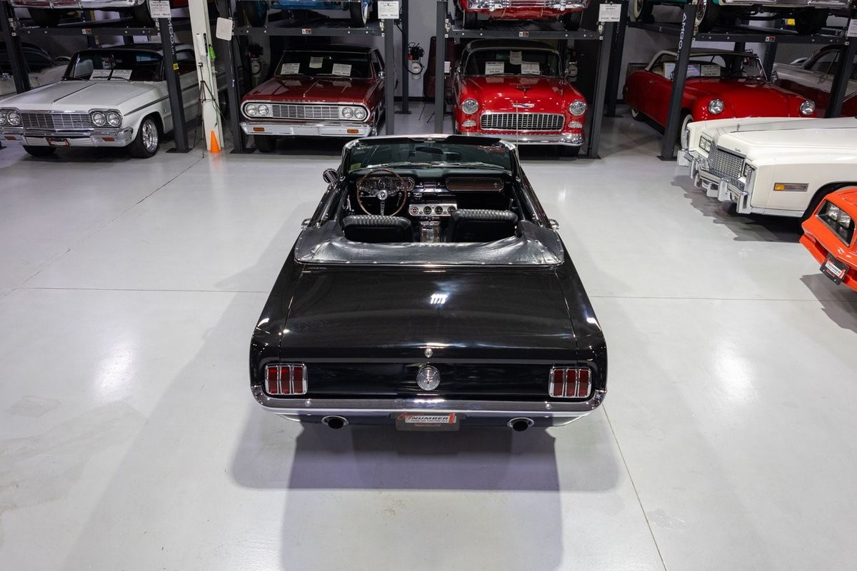 Ford-Mustang-1965-Convertible-11