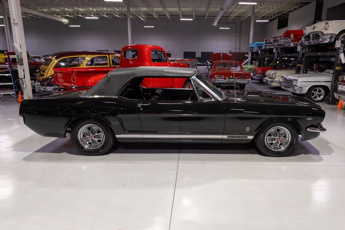 Ford-Mustang-1965-Convertible-33