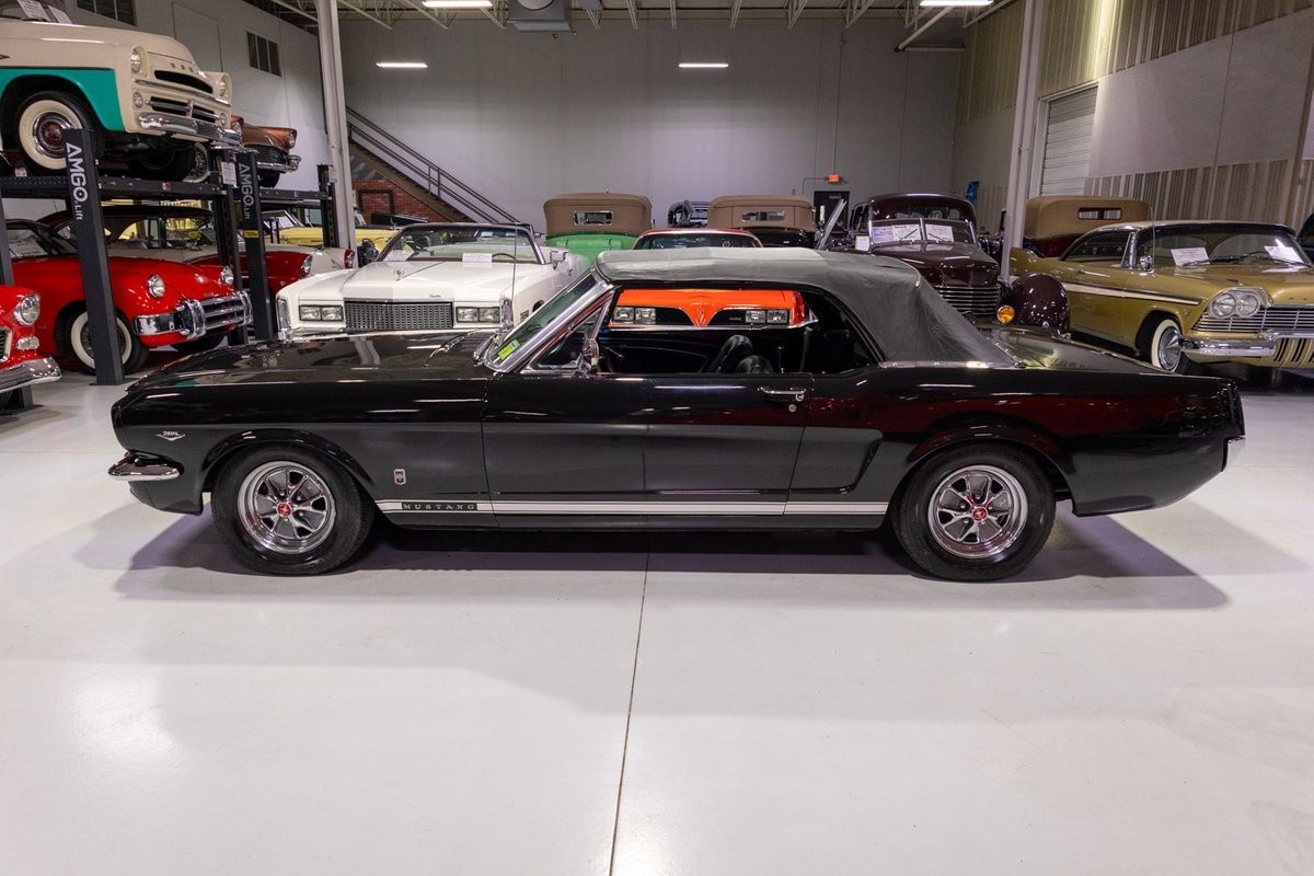Ford-Mustang-1965-Convertible-37