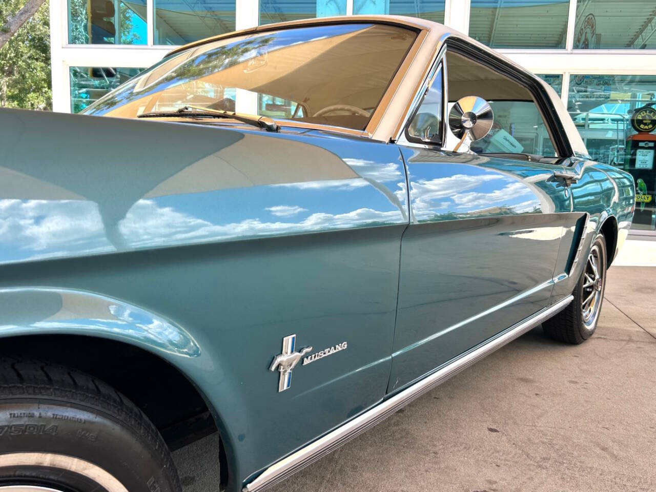 Ford-Mustang-1965-Coupe-10