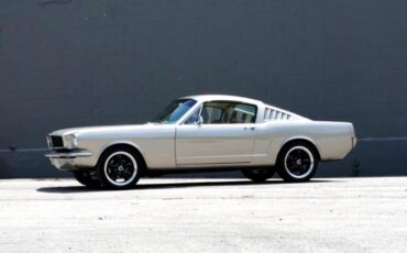 Ford-Mustang-1965-Coupe-10