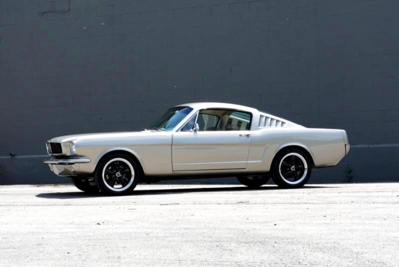 Ford-Mustang-1965-Coupe-10