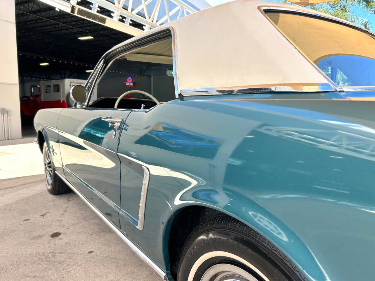Ford-Mustang-1965-Coupe-11