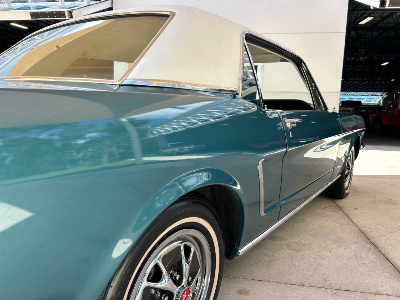 Ford-Mustang-1965-Coupe-14