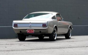 Ford-Mustang-1965-Coupe-17