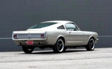 Ford-Mustang-1965-Coupe-18