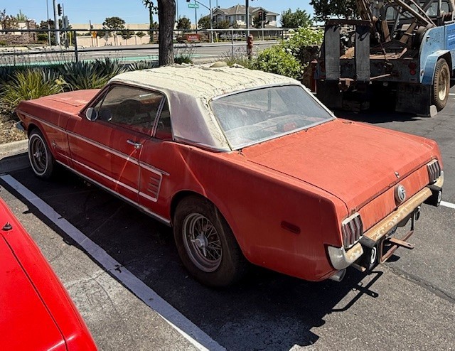 Ford-Mustang-1965-Coupe-2