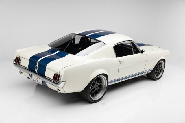 Ford-Mustang-1965-Coupe-2