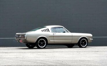 Ford-Mustang-1965-Coupe-20