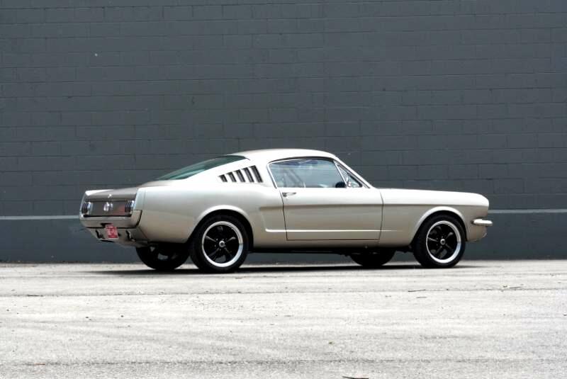 Ford-Mustang-1965-Coupe-20