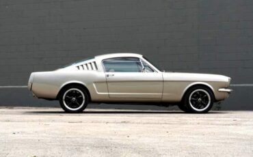 Ford-Mustang-1965-Coupe-22