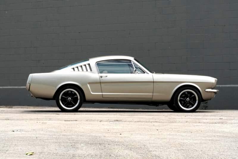 Ford-Mustang-1965-Coupe-22