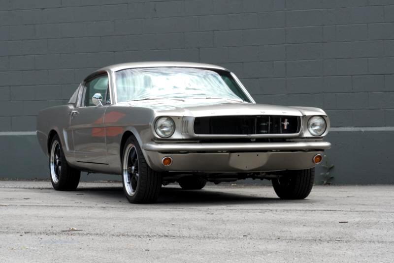 Ford-Mustang-1965-Coupe-23