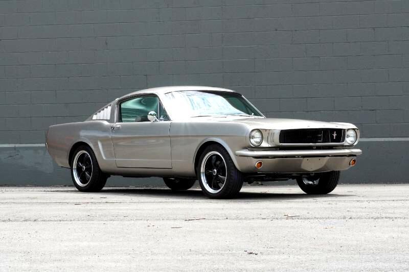 Ford-Mustang-1965-Coupe-24
