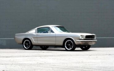 Ford-Mustang-1965-Coupe-25