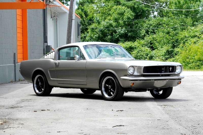 Ford-Mustang-1965-Coupe-27