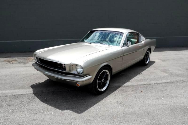 Ford-Mustang-1965-Coupe-28