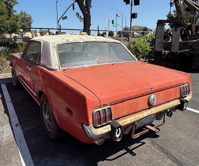 Ford-Mustang-1965-Coupe-3
