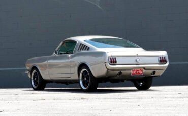 Ford-Mustang-1965-Coupe-3