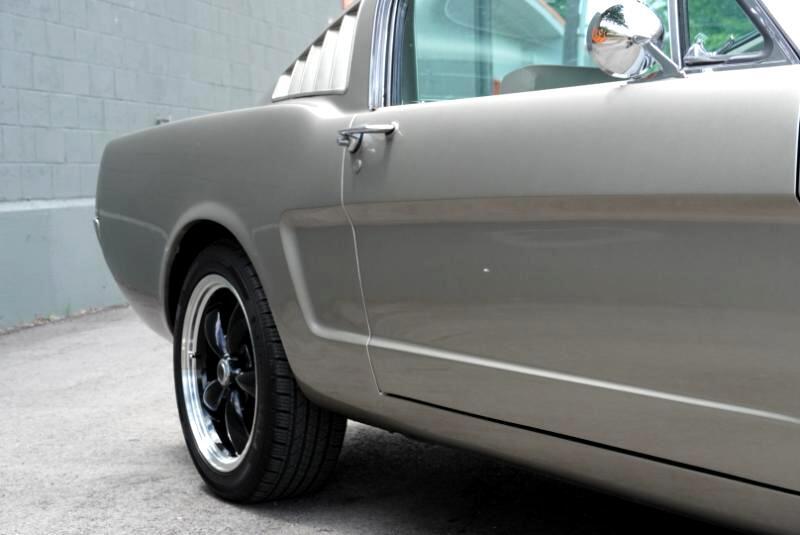 Ford-Mustang-1965-Coupe-33