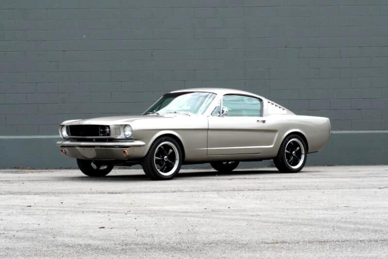 Ford-Mustang-1965-Coupe-35