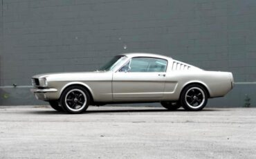 Ford-Mustang-1965-Coupe-37