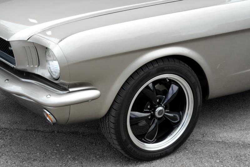 Ford-Mustang-1965-Coupe-38