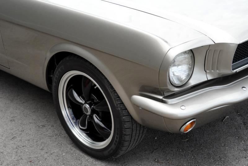 Ford-Mustang-1965-Coupe-39