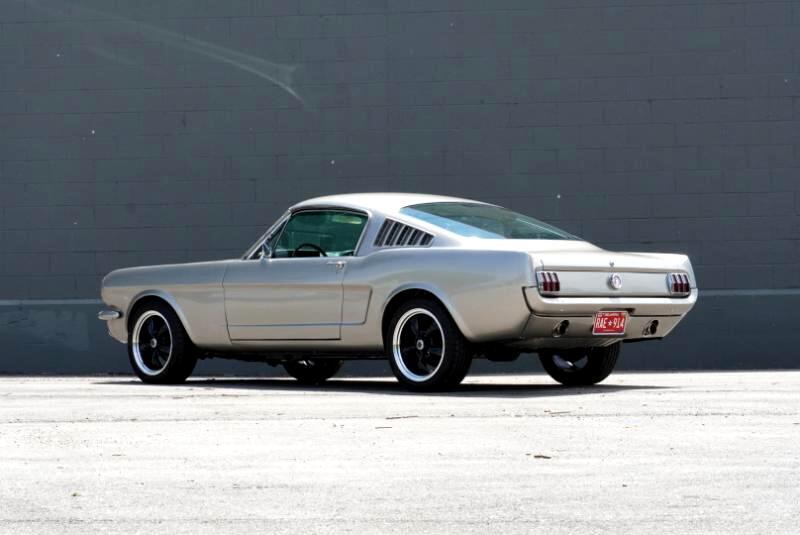 Ford-Mustang-1965-Coupe-4