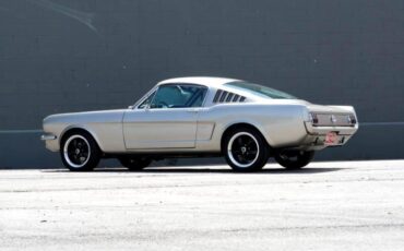 Ford-Mustang-1965-Coupe-5