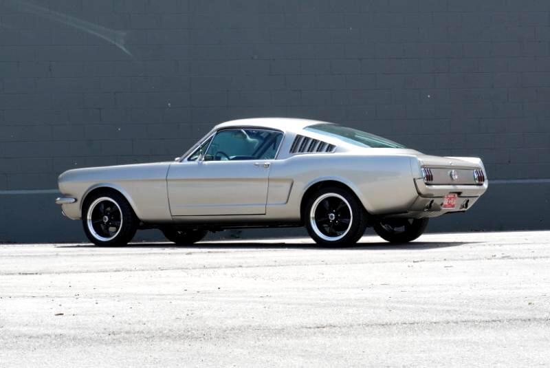 Ford-Mustang-1965-Coupe-5