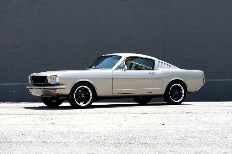 Ford-Mustang-1965-Coupe-9