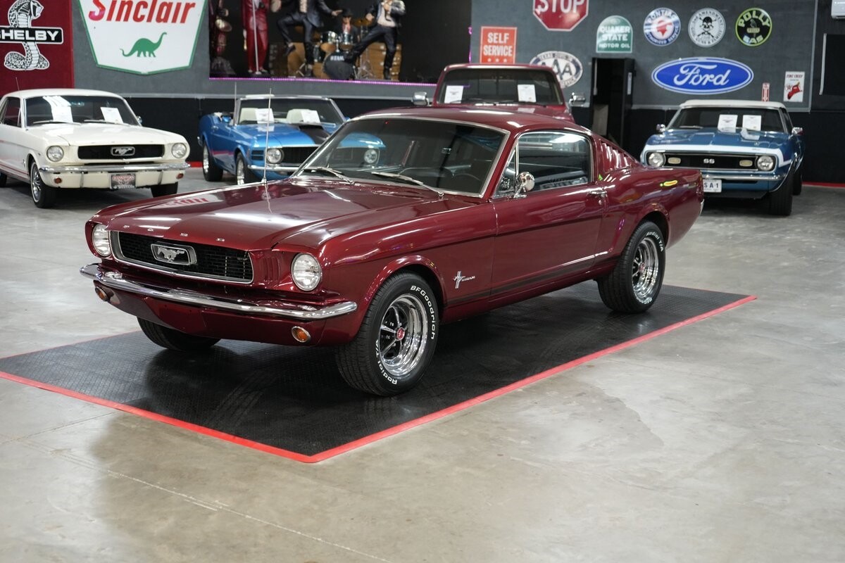 Ford-Mustang-1965-Fastback-1