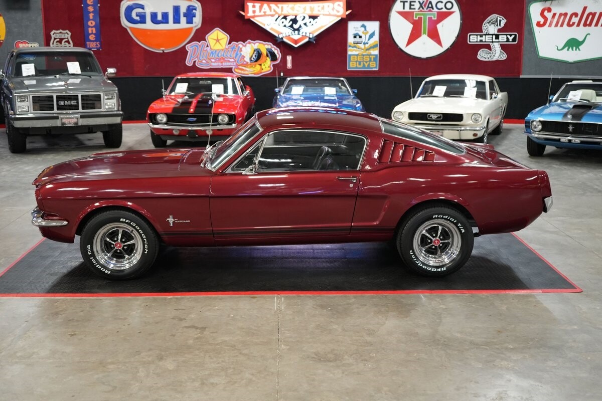 Ford-Mustang-1965-Fastback-10