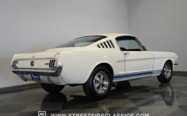 Ford-Mustang-1965-Fastback-11