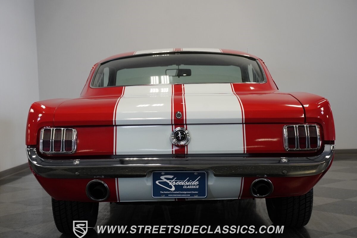 Ford-Mustang-1965-Fastback-12