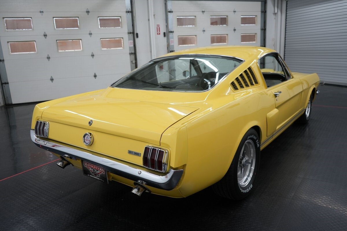 Ford-Mustang-1965-Fastback-15