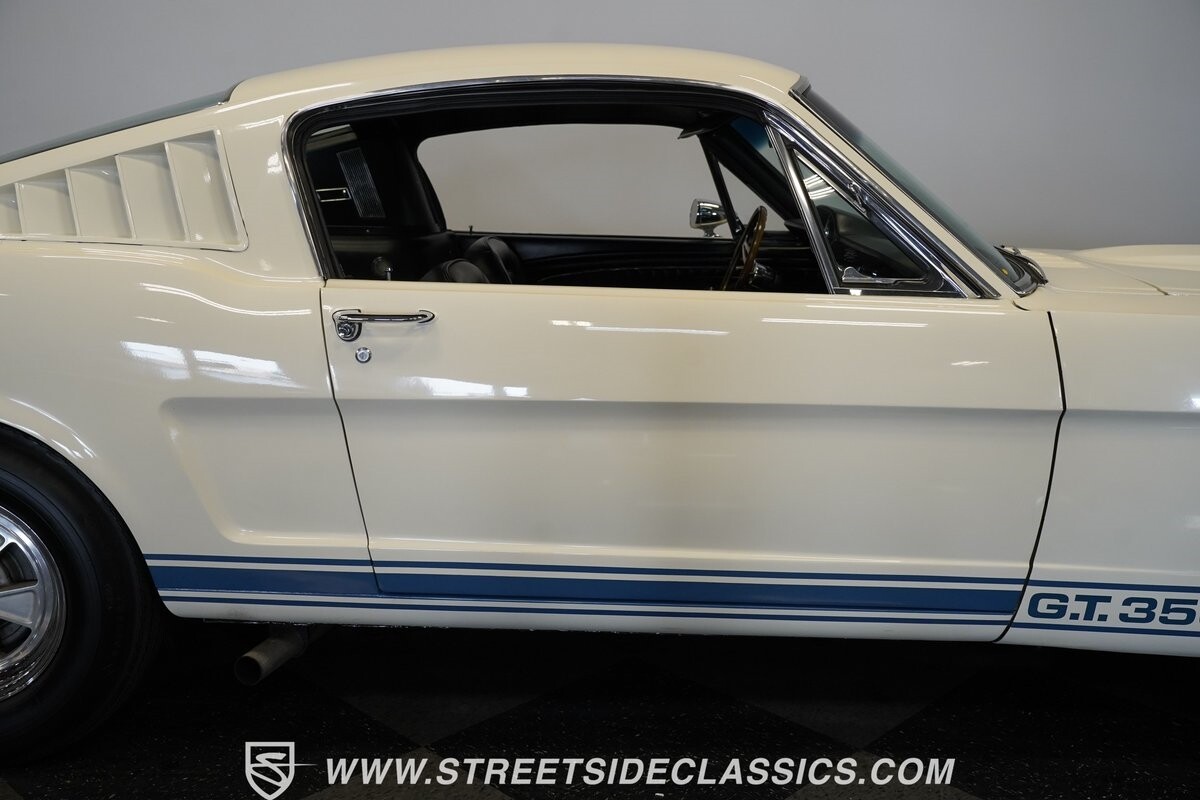 Ford-Mustang-1965-Fastback-15