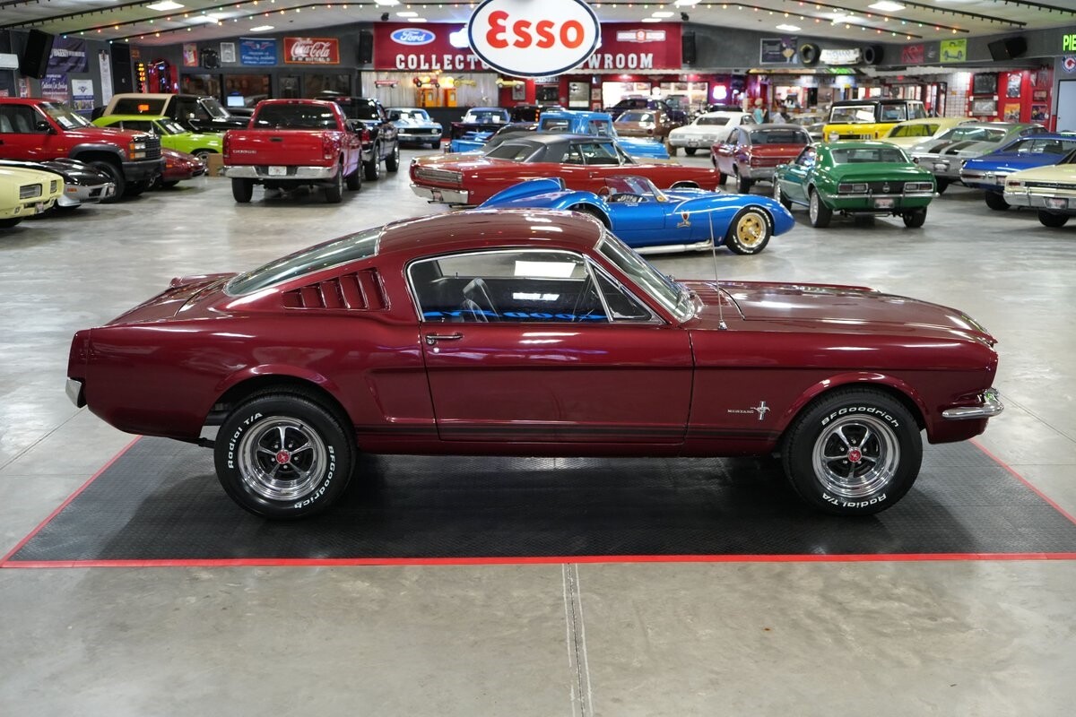 Ford-Mustang-1965-Fastback-15