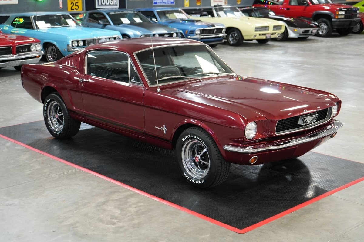 Ford-Mustang-1965-Fastback-16